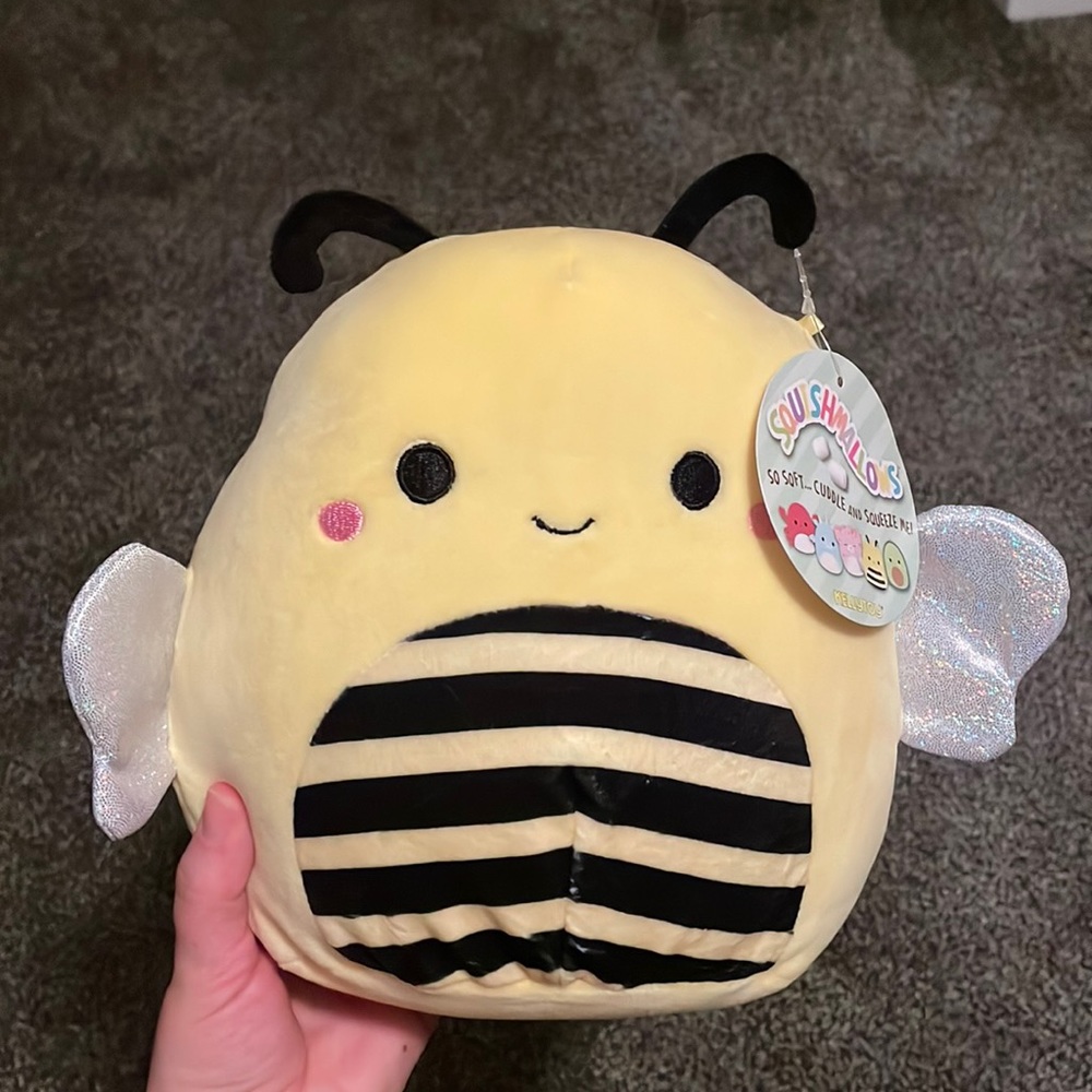Sunny the Bee Squishmallow NWT 8”